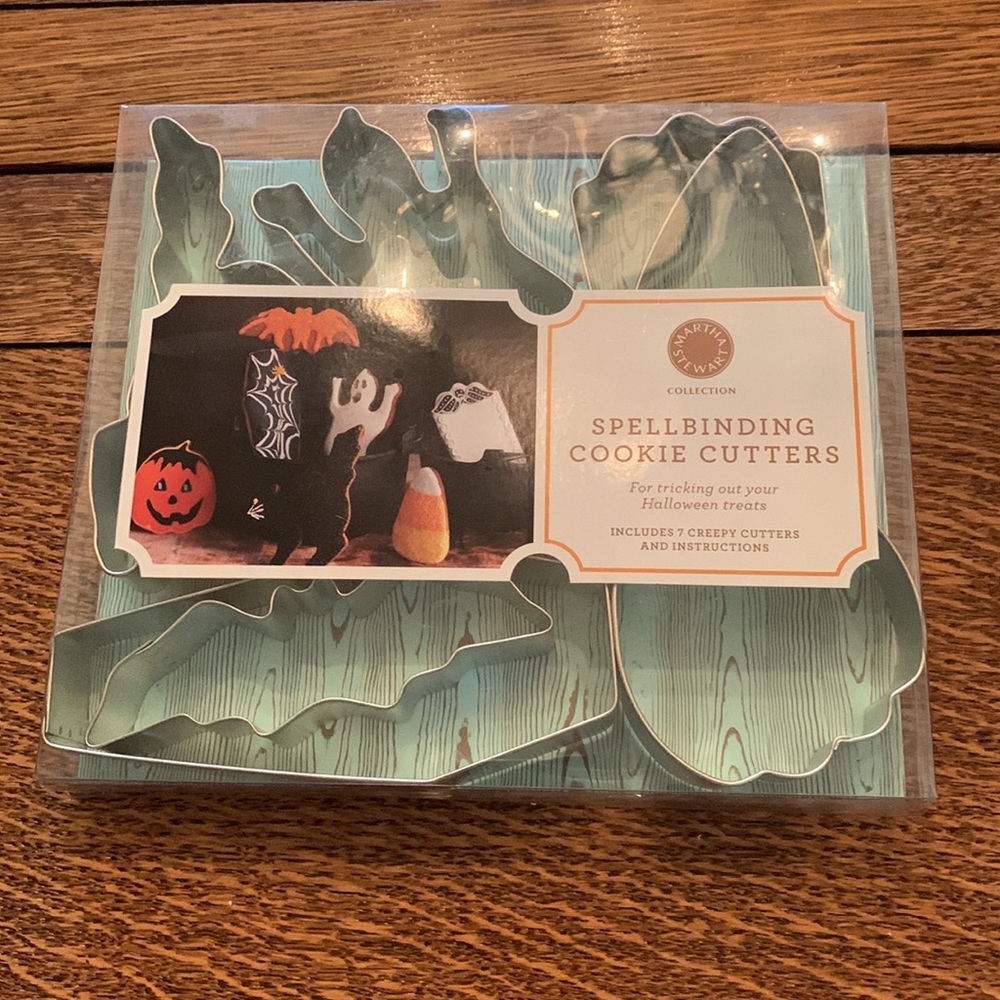 Cookie Pan and Cookie Cutters Halloween - Picture 4 of 5